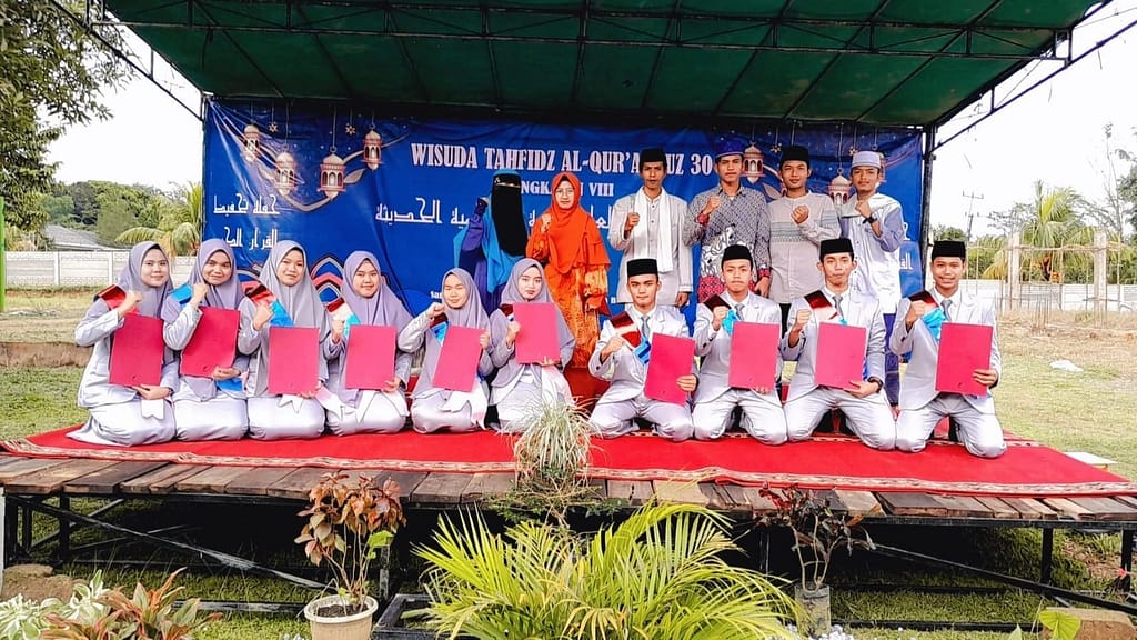 Wisuda Tahfidz Quran Wisuda Tahfidz Quran